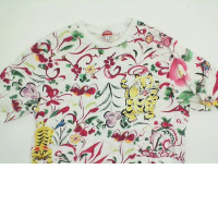 Multi-colored t-shirt size M Multi-colored t-shirt size M