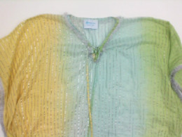 Multicolored beach t-shirt size L