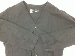 Blue long-sleeved v-neck shirt Blue long-sleeved v-neck shirt