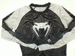 Long sleeve round neck t-shirt