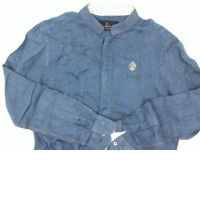 Blue long-sleeved shirt