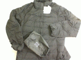 Jacket with zipper in pouch