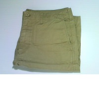 Three quarter trousers