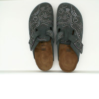 Women's green patterned sandals