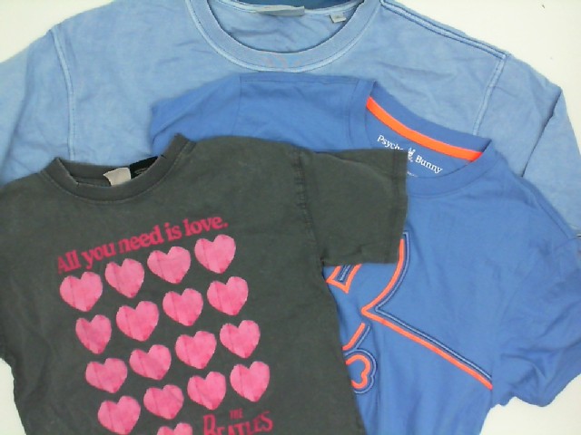 Set of 3 women's t-shirts Set of 3 women's t-shirts