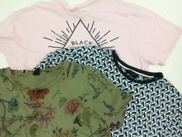 Set of 3 women's t-shirt size M Set of 3 women's t-shirt size M