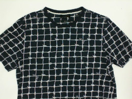 Black men's stripes t-shirt Black men's stripes t-shirt