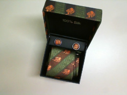 Silk tie+fabric cufflinks in a gift box Silk tie+fabric cufflinks in a gift box