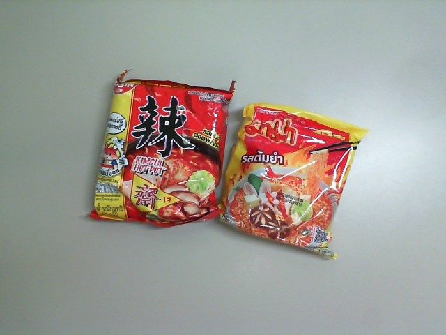 Set 2 flavors Instant noodles Set 2 flavors Instant noodles