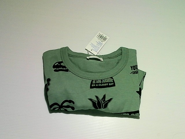 Short sleeve shirt Short sleeve shirt