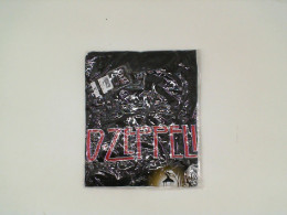 Black round neck t-shirt with music pattern Black round neck t-shirt with music pattern