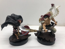 Set of 2 Japanese figures One Piece epic scene: SHANKS VS WHITEBEARD Set of 2 Japanese figures One Piece epic scene: SHANKS VS WHITEBEARD