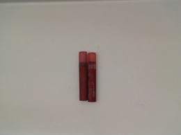 Set of 2 Red lipstick Set of 2 Red lipstick