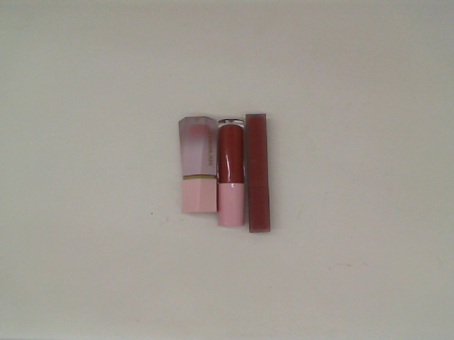 Set of 3 pink lipstick Set of 3 pink lipstick