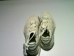 Adidas Niteball white shoe