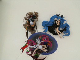Set of 3 Japanese figures