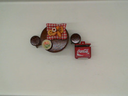 Set of 6 Toy dining table with cola-cola bucket Set of 6 Toy dining table with cola-cola bucket
