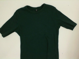 Dark green women's UNIQLO t-shirt 