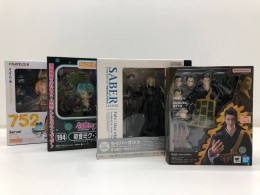 BIG SALE! Set of 4 action figures with active parts