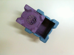 Square cube made of wood, with lid