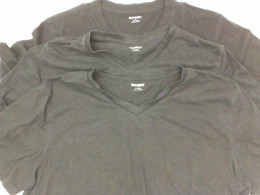 Set of 3 Black V-neck shirt 