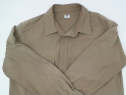 Brown long-sleeved shirt Brown long-sleeved shirt