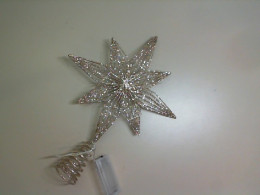 Battery-powered glitter star for Christmas tree