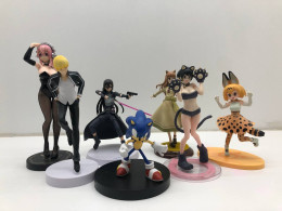 BIG SALE! Set of 9 small anime figures "Used and Broken"