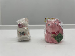 Set of 2 souvenir cat toys Set of 2 souvenir cat toys