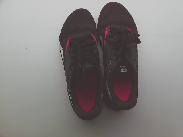 Sports shoes Sports shoes