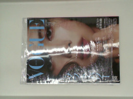 magazine VOGUE JAPAN