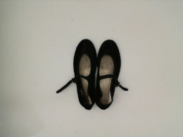 Women's black fashion shoes 