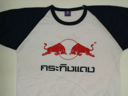 White round neck t-shirt with red pattern Size L White round neck t-shirt with red pattern Size L