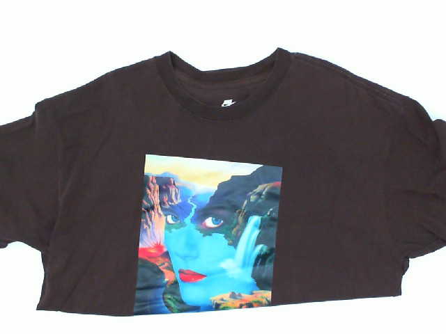 Maroon round neck t-shirt Maroon round neck t-shirt