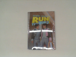 Postcard RUN THE WORLD