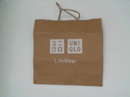 Paper bag UNIQLO Paper bag UNIQLO