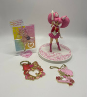 Sailor Moon set, of 1 figure, 1 anime-stand and 2 keychains