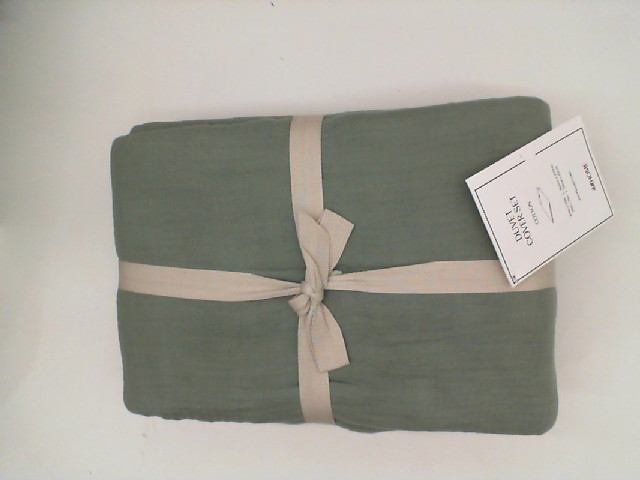 Large grey bed sheet Large grey bed sheet