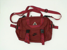 Women's red shoulder bag 