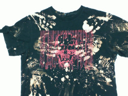 Black round neck t-shirt with orange pattern Size M Black round neck t-shirt with orange pattern Size M