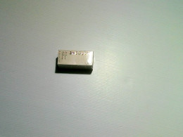 Cream to conceal acne scars on the face Cream to conceal acne scars on the face