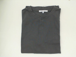 Men's gray round neck short sleeve shirt 