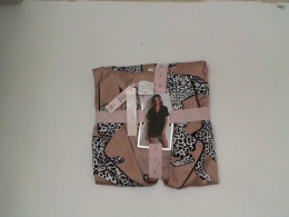 Women's green pajamas with black and white patterns Size XS