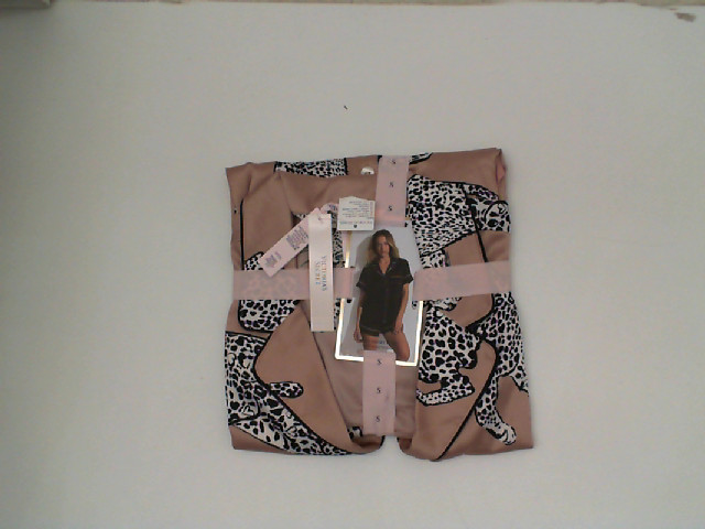 Women's green pajamas with black and white patterns Size XS Women's green pajamas with black and white patterns Size XS