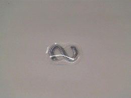 Cloth hook Cloth hook