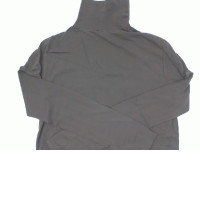 Green long-sleeved turtleneck shirt 