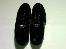 Nike sneakers black