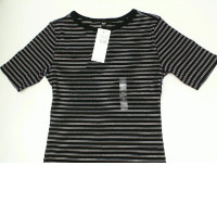 Women's black round neck t-shirt Size S