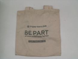 White cloth bag 