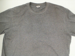 Gray round neck t-shirt Size L Gray round neck t-shirt Size L
